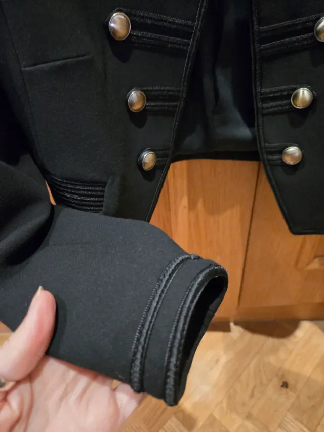 Torera Mango Talla XS Negra