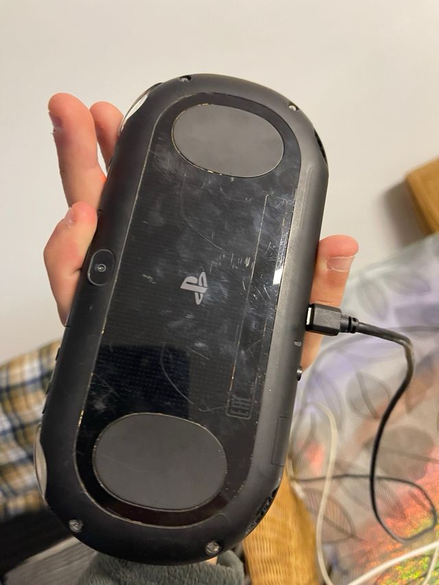 Consola Sony PS Vita Negra precio negociable