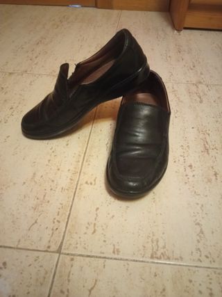 Zapatos negros de mujer