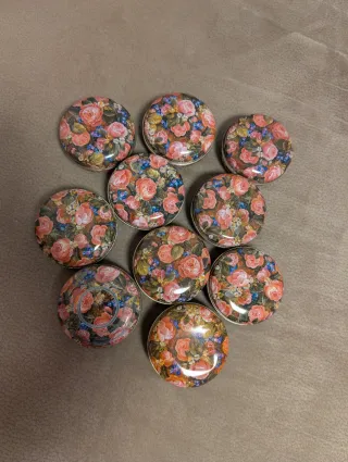 Scatoline in latta decorate con rose 108 pezzi