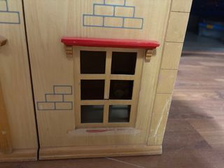 Casa de muñecas PARA RESTAURAR.