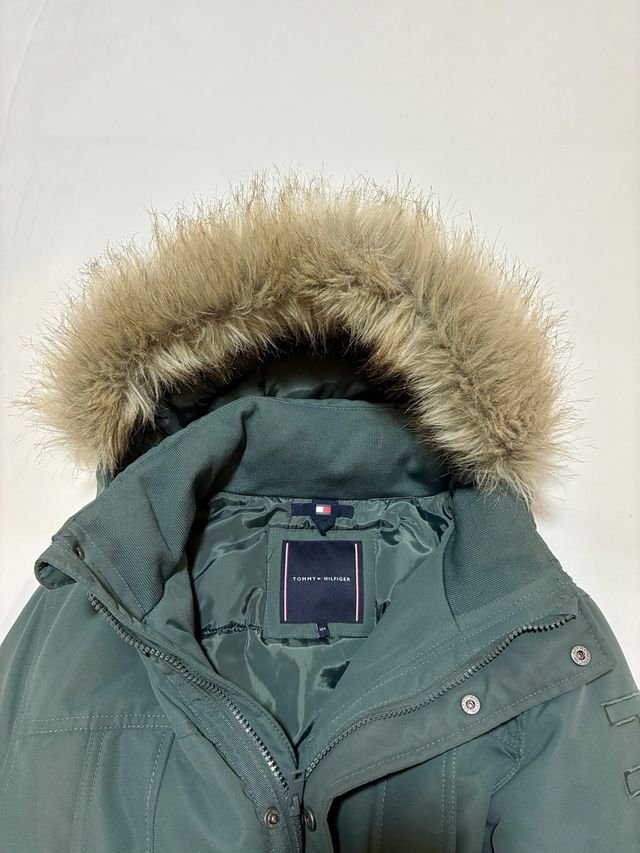 Parka Tommy Hilfiger verde con capucha talla 164