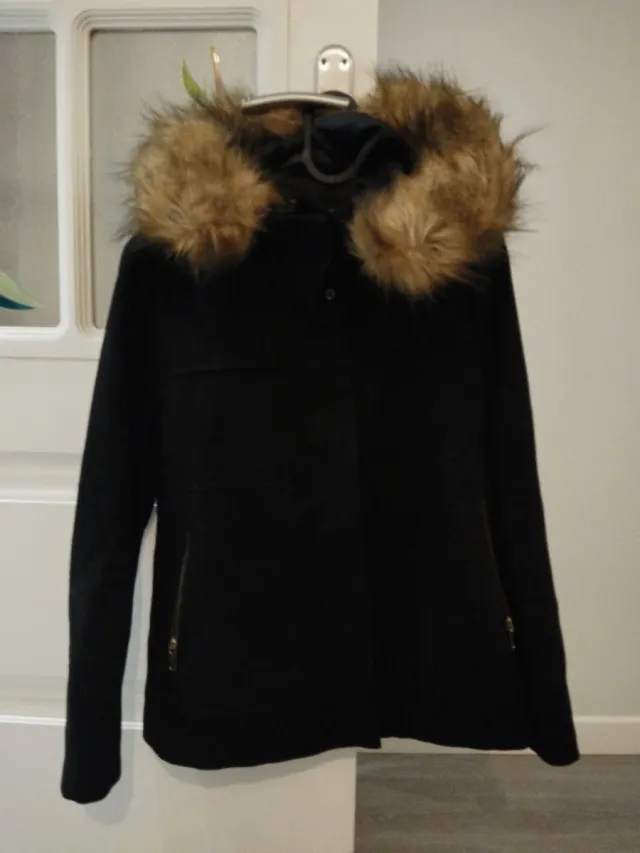 Chaqueta Zara con capucha de pelo