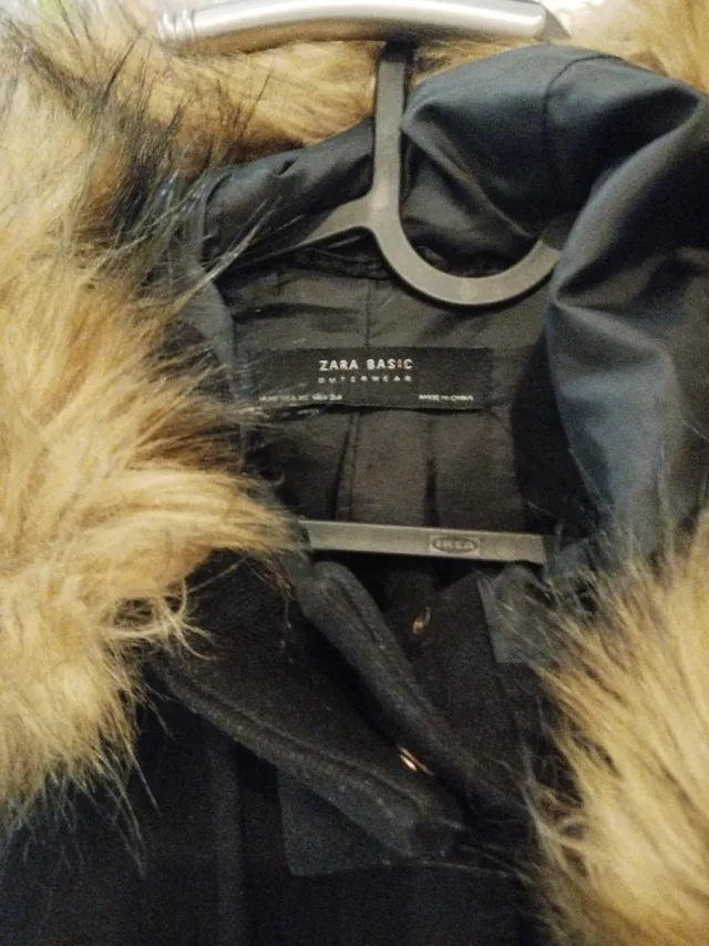 Chaqueta Zara con capucha de pelo