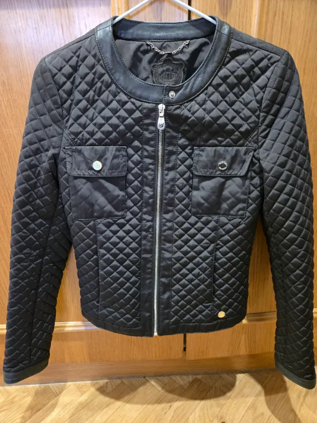 Cazadora Massimo Dutti acolchada negra T.XS