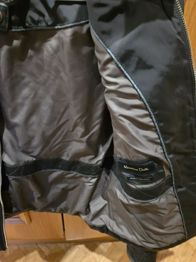 Cazadora Massimo Dutti acolchada negra T.XS