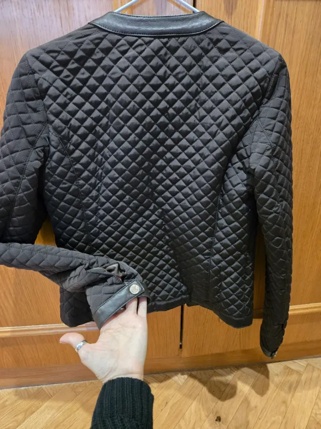 Cazadora Massimo Dutti acolchada negra T.XS