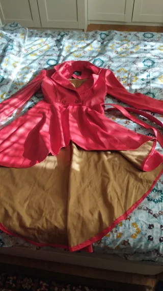 Abrigo mujer rojo y marrón