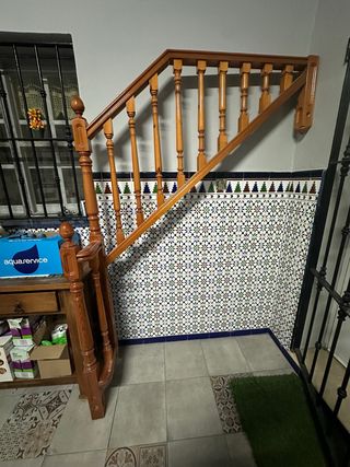 Barandilla de madera para escalera