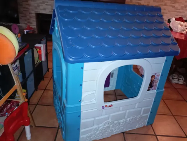 Caseta infantil de plástico