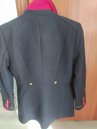 Abrigo corto Zara botones dorados talla M