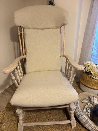 Silla de madera lavada estilo rústico