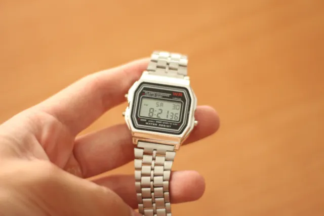 Reloj de pulsera Plateado.