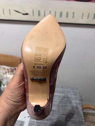 Zapatos de tacón rosa empolvado bordados T.37