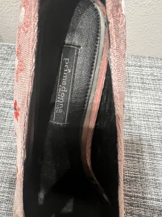 Zapatos de tacón rosa empolvado bordados T.37