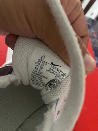 Zapatillas Nike Blancas y Negras Nuevas