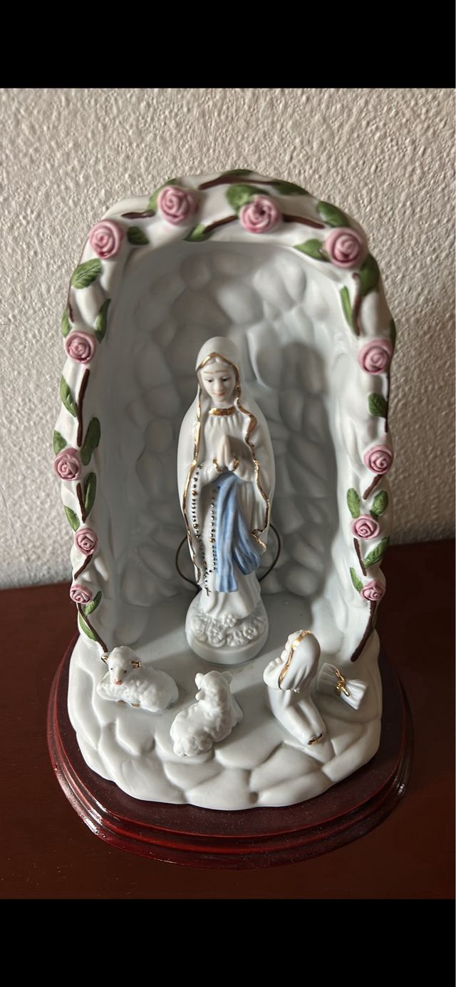 Figura Virgen de Lourdes Porcelana