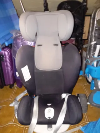 Silla coche Isofix buen estado.