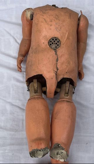 Corpo de boneca em papier machê