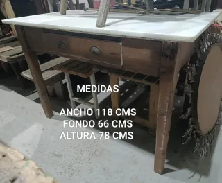 Mesa tocinera o cocina de pino con tapa marmol