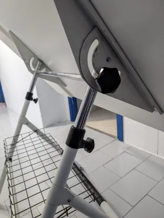 Tavolo da disegno professionale regolabile