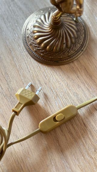 Lamparita vintage de bronce