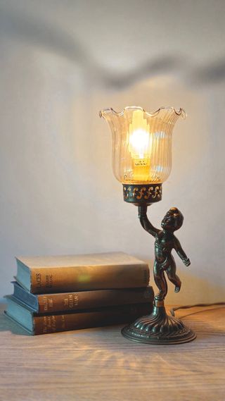 Lamparita vintage de bronce