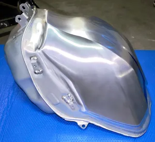 Depósito Combustible Yamaha R1M 2025