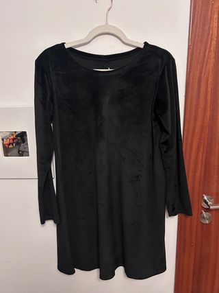 Vestido de terciopelo negro