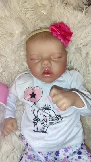 Bambola Reborn femmina con ciuccio e biberon