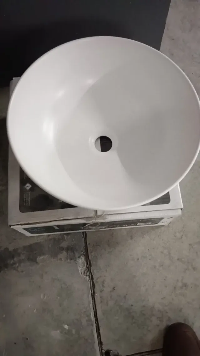 Lavabo de cerámica blanco