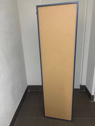 Armario estrecho madera y blanco