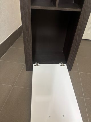 Armario estrecho madera y blanco