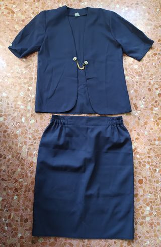 Traje falda y chaqueta azul