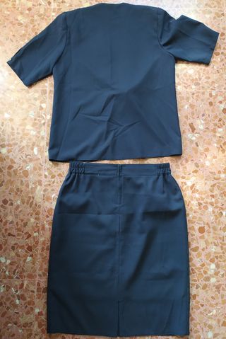 Traje falda y chaqueta azul