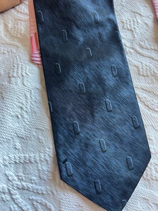 Lote 2 Corbatas Hugo Boss Seda
