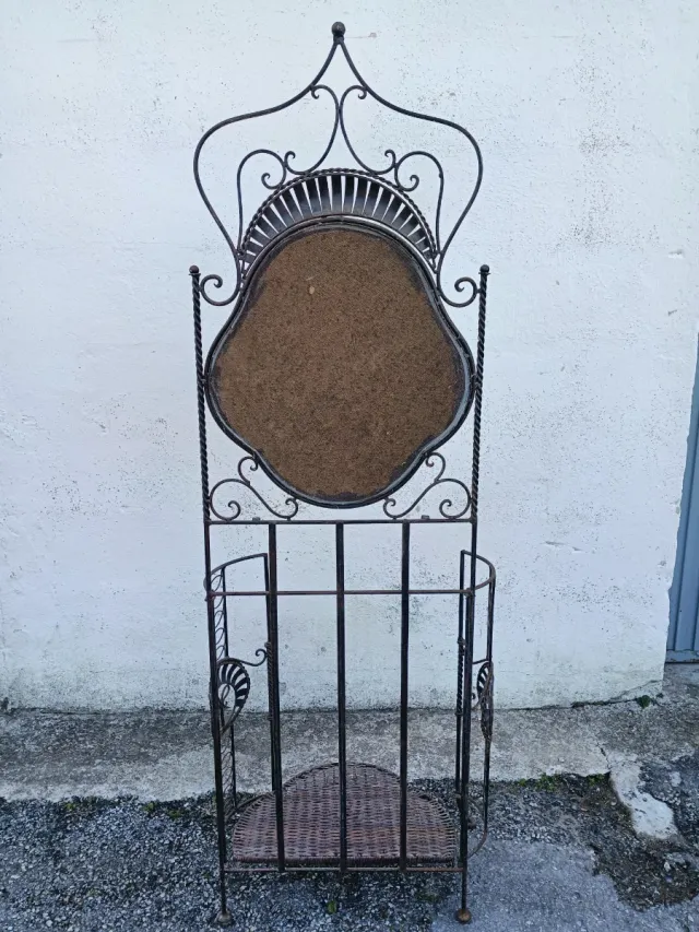 Specchio e ombrelliera in ferro battuto anni '20