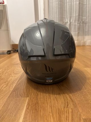 Casco Moto Gris con Visera Solar