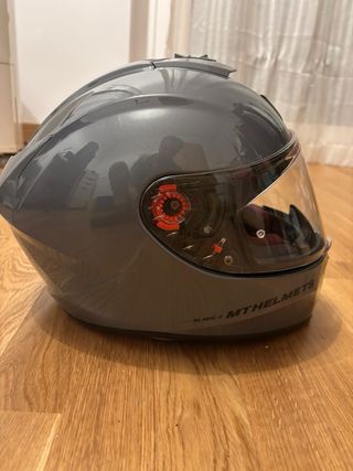 Casco Moto Gris con Visera Solar