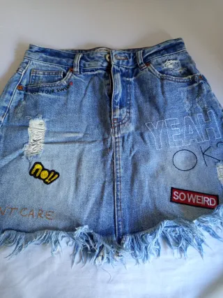 Falda vaquera Pull&Bear desgastada