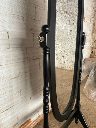 Espejo de pie ovalado negro