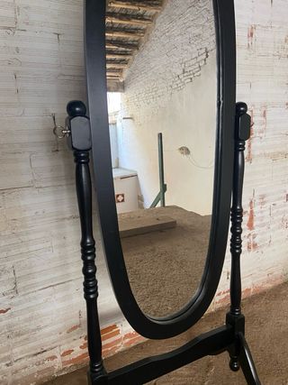 Espejo de pie ovalado negro