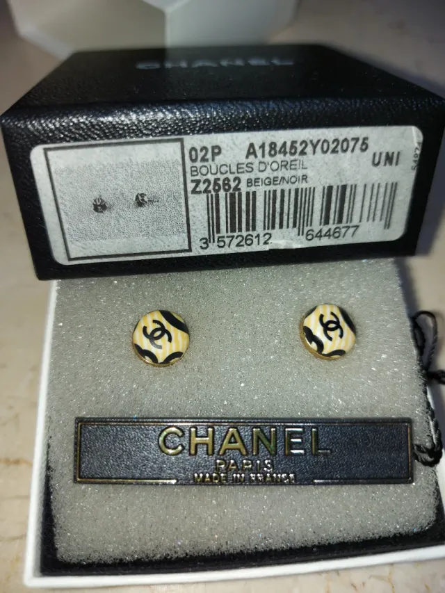 Chanel pendientes dos juegos