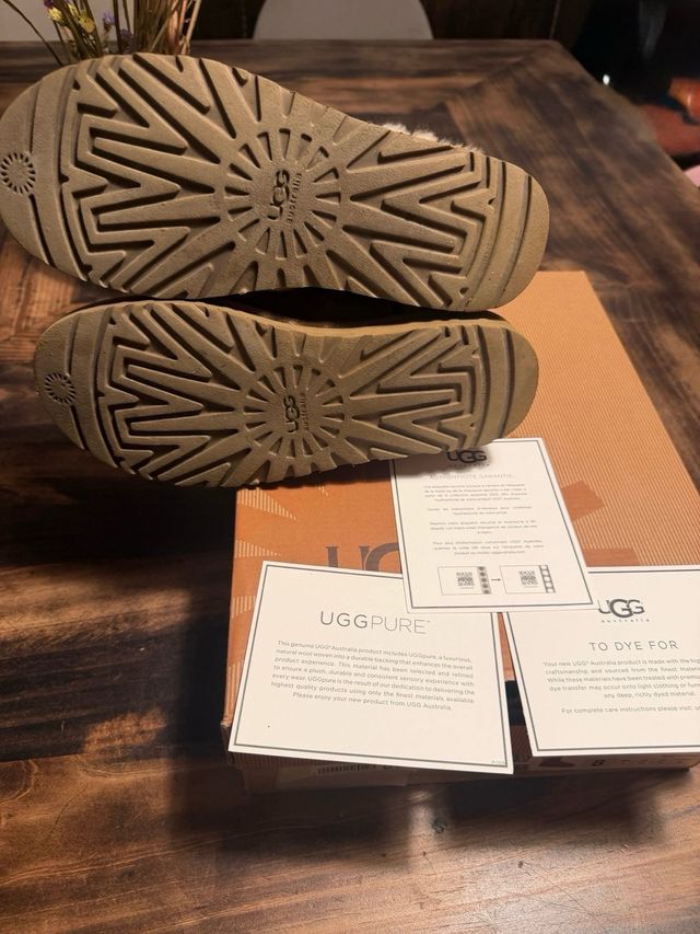 Botas UGG Mini Bailey Button Marrón