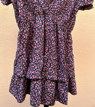 Vestido floral negro y rosa