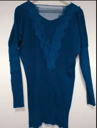 Jersey largo con pedrería y espalda transparente