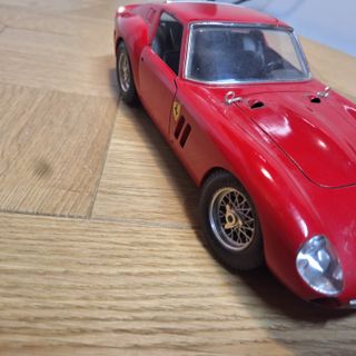 Ferrari GTO 1962 Burago 1/18