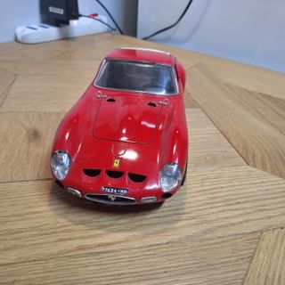 Ferrari GTO 1962 Burago 1/18
