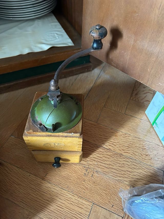 Molinillo de café manual ELMA madera y metal