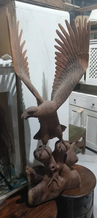 Figura Águila madera tallada 100 cms